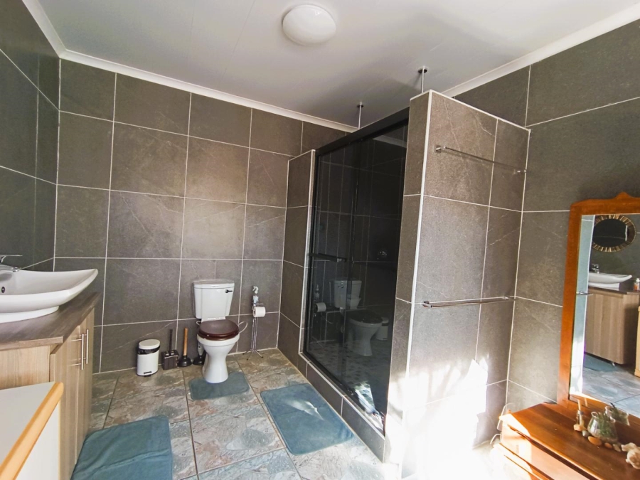 3 Bedroom Property for Sale in Bloemdal Free State